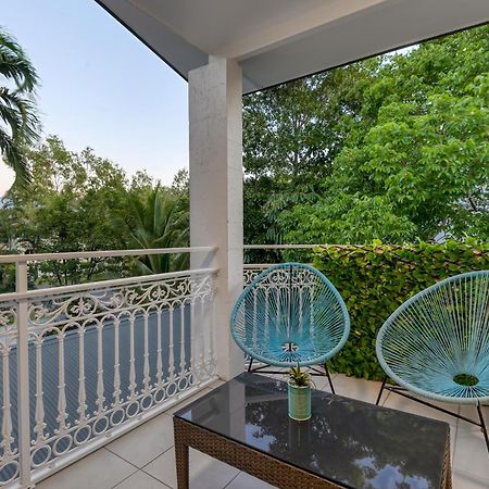 Garrick House Aparthotel Port Douglas Exterior photo