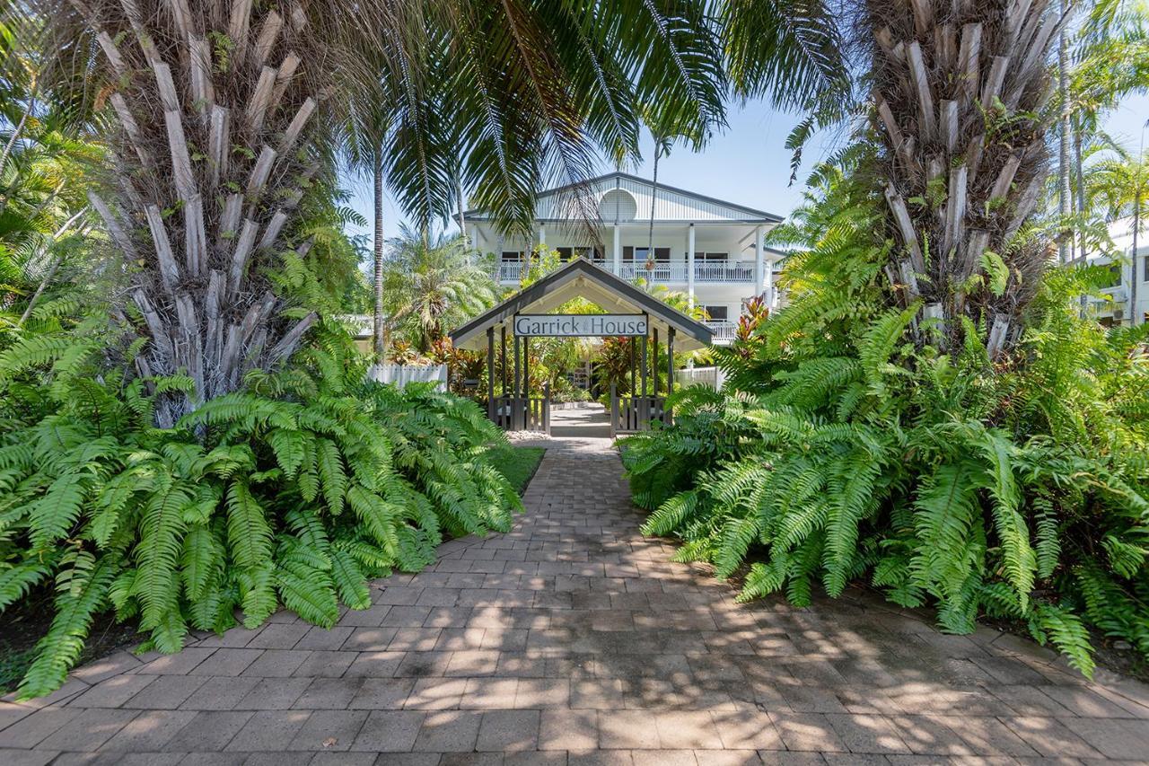Garrick House Aparthotel Port Douglas Exterior photo
