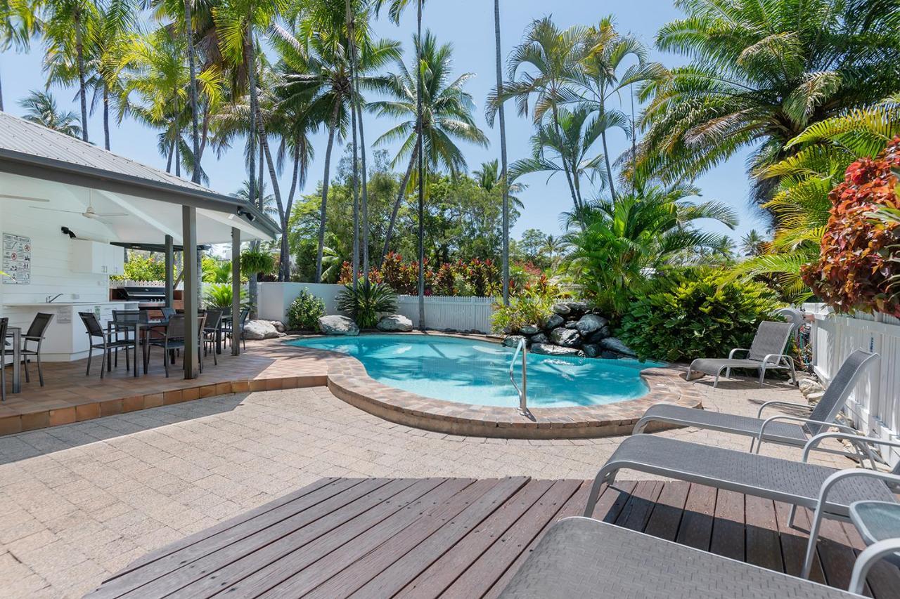 Garrick House Aparthotel Port Douglas Exterior photo