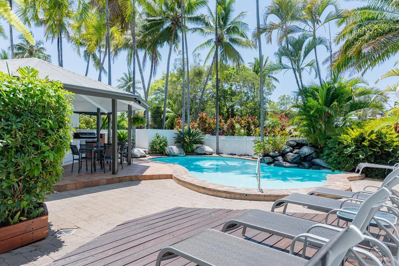 Garrick House Aparthotel Port Douglas Exterior photo