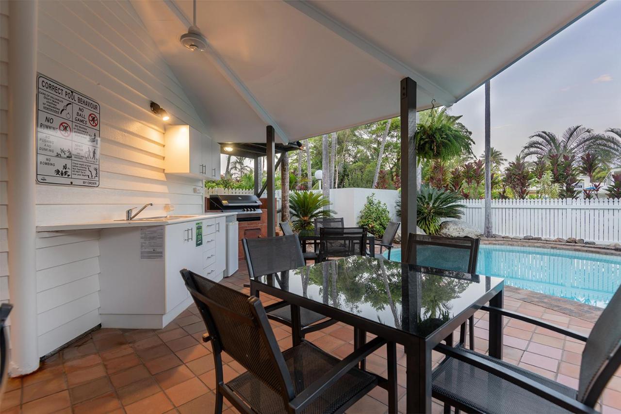 Garrick House Aparthotel Port Douglas Exterior photo