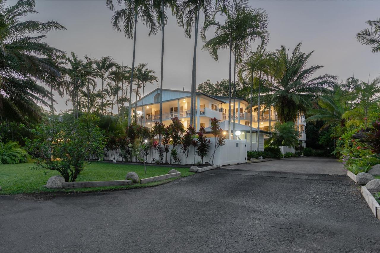Garrick House Aparthotel Port Douglas Exterior photo