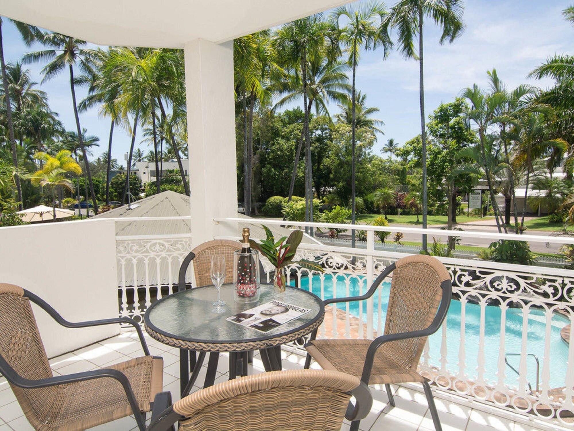 Garrick House Aparthotel Port Douglas Exterior photo
