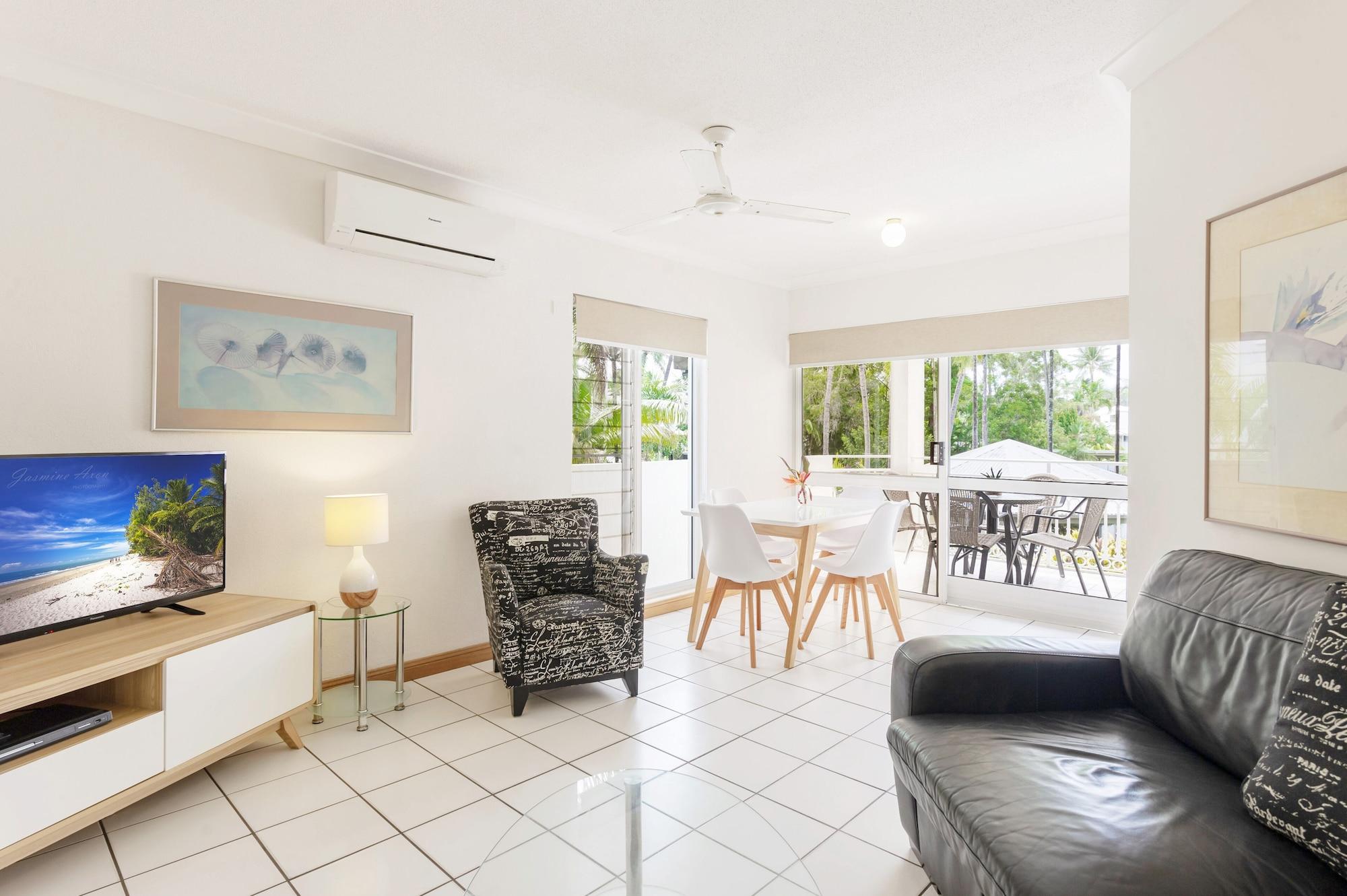 Garrick House Aparthotel Port Douglas Exterior photo