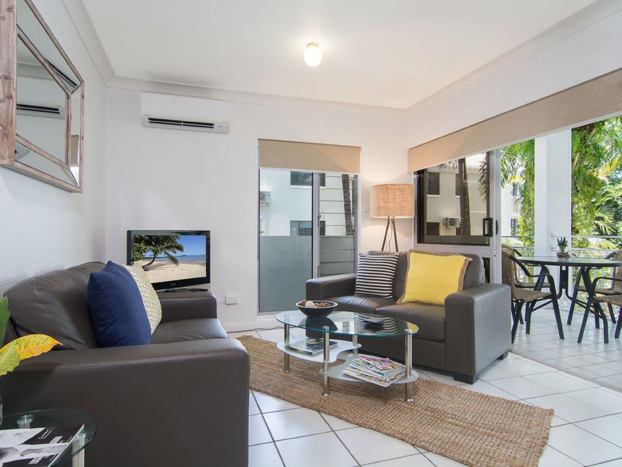 Garrick House Aparthotel Port Douglas Exterior photo