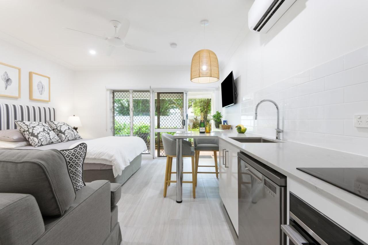 Garrick House Aparthotel Port Douglas Exterior photo
