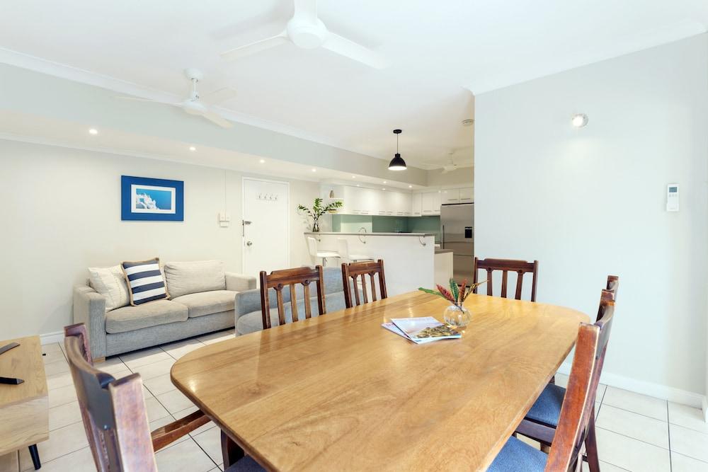 Garrick House Aparthotel Port Douglas Exterior photo