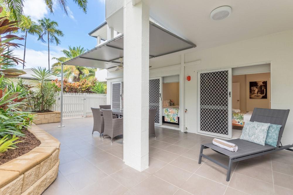 Garrick House Aparthotel Port Douglas Exterior photo