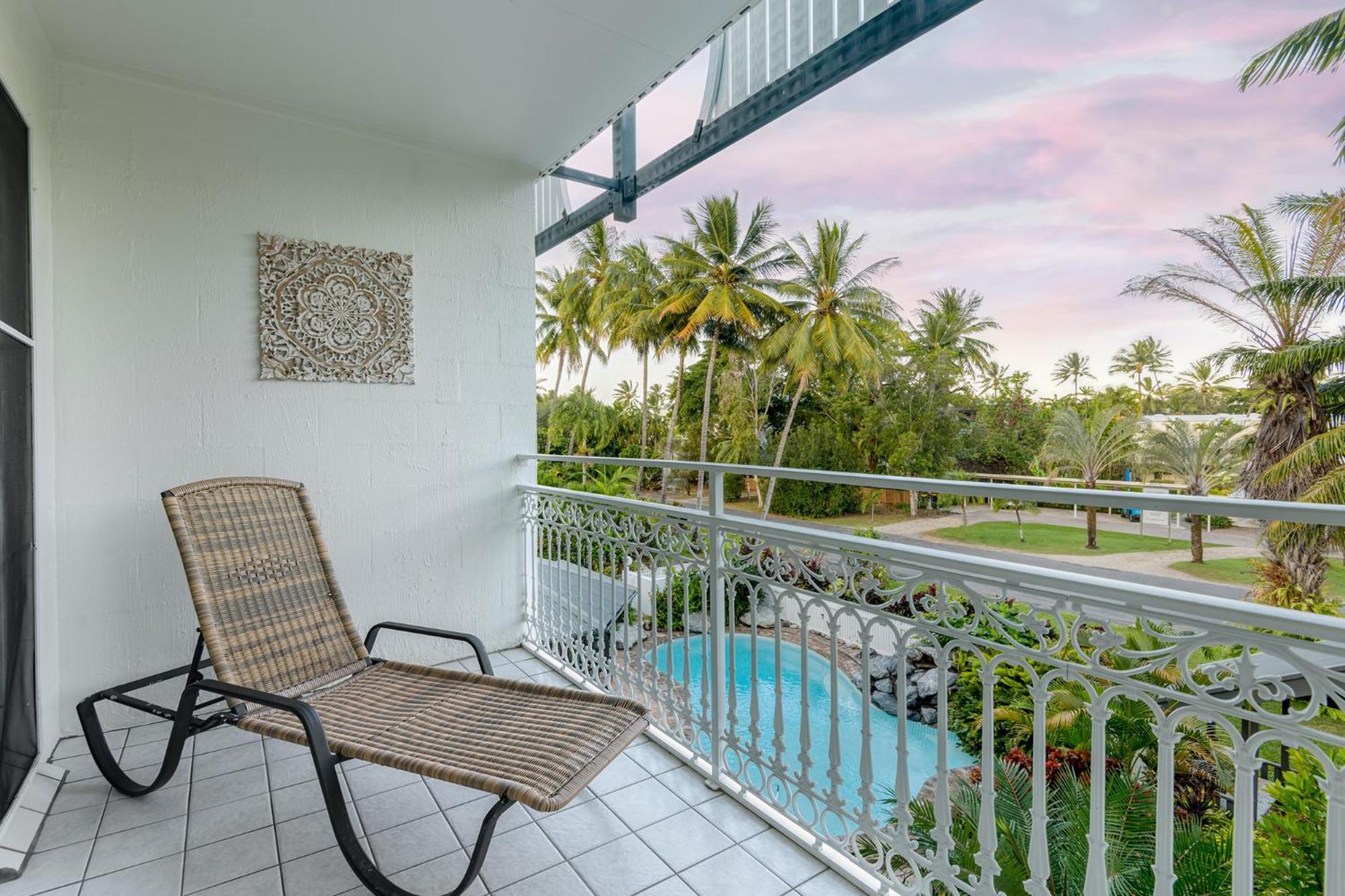 Garrick House Aparthotel Port Douglas Exterior photo