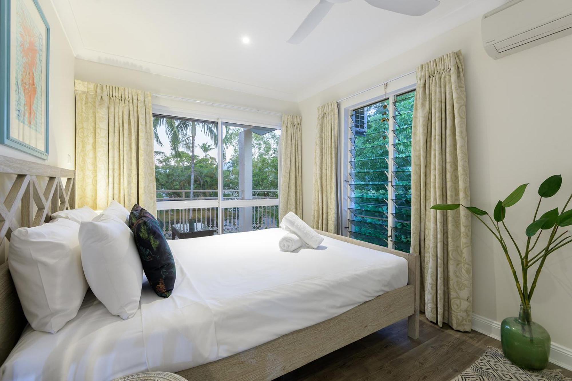 Garrick House Aparthotel Port Douglas Exterior photo