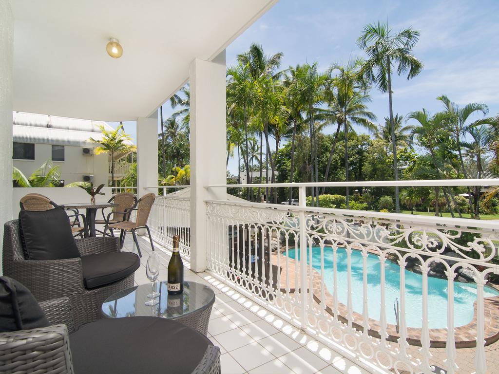 Garrick House Aparthotel Port Douglas Exterior photo