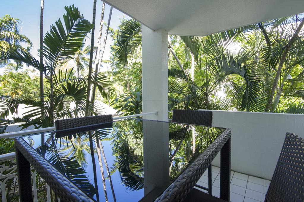 Garrick House Aparthotel Port Douglas Exterior photo