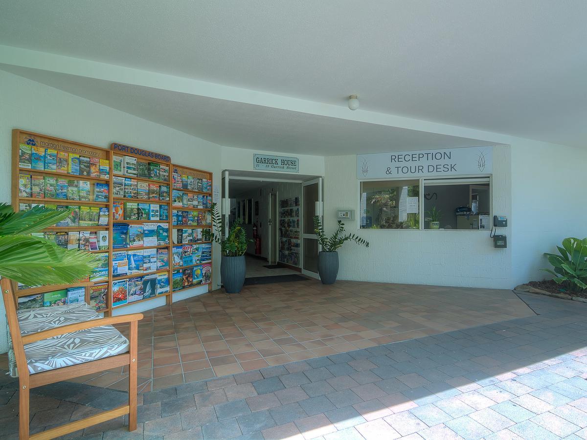 Garrick House Aparthotel Port Douglas Exterior photo